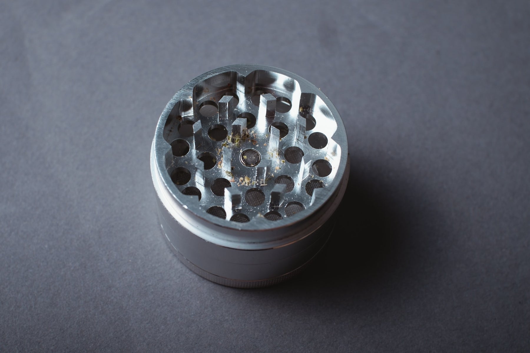 How to Clean Metal Grinder